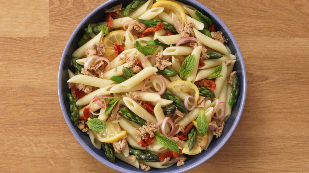 Lemon Pepper Tuna and Asparagus Penne - Bumble Bee Seafood